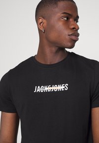 Jack & Jones JJTEO TEE  - T-shirt estampada - black