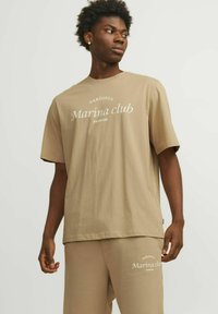 Jack & Jones PREMIUM - RUNDHALS - T-shirt med print - beige Miniatyrbild 1