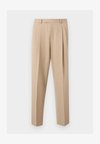 PAT PLEATED TROUSERS - Παντελόνι - sand beige