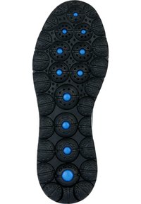 Semelle en caoutchouc noir avec des creux circulaires et des points d'accent bleus. Texturée pour une meilleure adhérence avec "GEOX" embossé au centre.