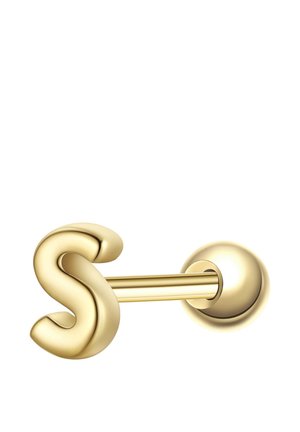 Guldfarvet metal barbell-ørestik med et buet bogstav "S" i den ene ende og en rund bagside i den anden, isoleret på hvid baggrund.