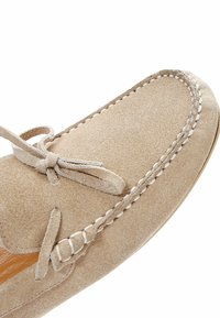 Derimod LOAFERS - Mokassin - beige