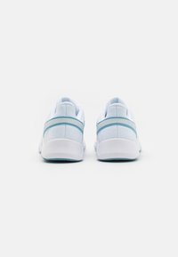 Nike Performance LEGEND ESSENTIAL  - Sapatilha de treino - white/worn blue/aura/phantom