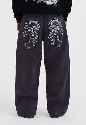 Baggy dark grey jeans with dragon embroidery on back pockets. Features a sturdy denim fabric and straight-leg design.