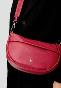 s.Oliver Schoudertas - chilirot