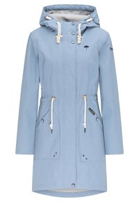 Imperméable long bleu clair avec capuche, cordons blancs, deux poches avant avec boutons, et petit logo parapluie sur la poitrine.