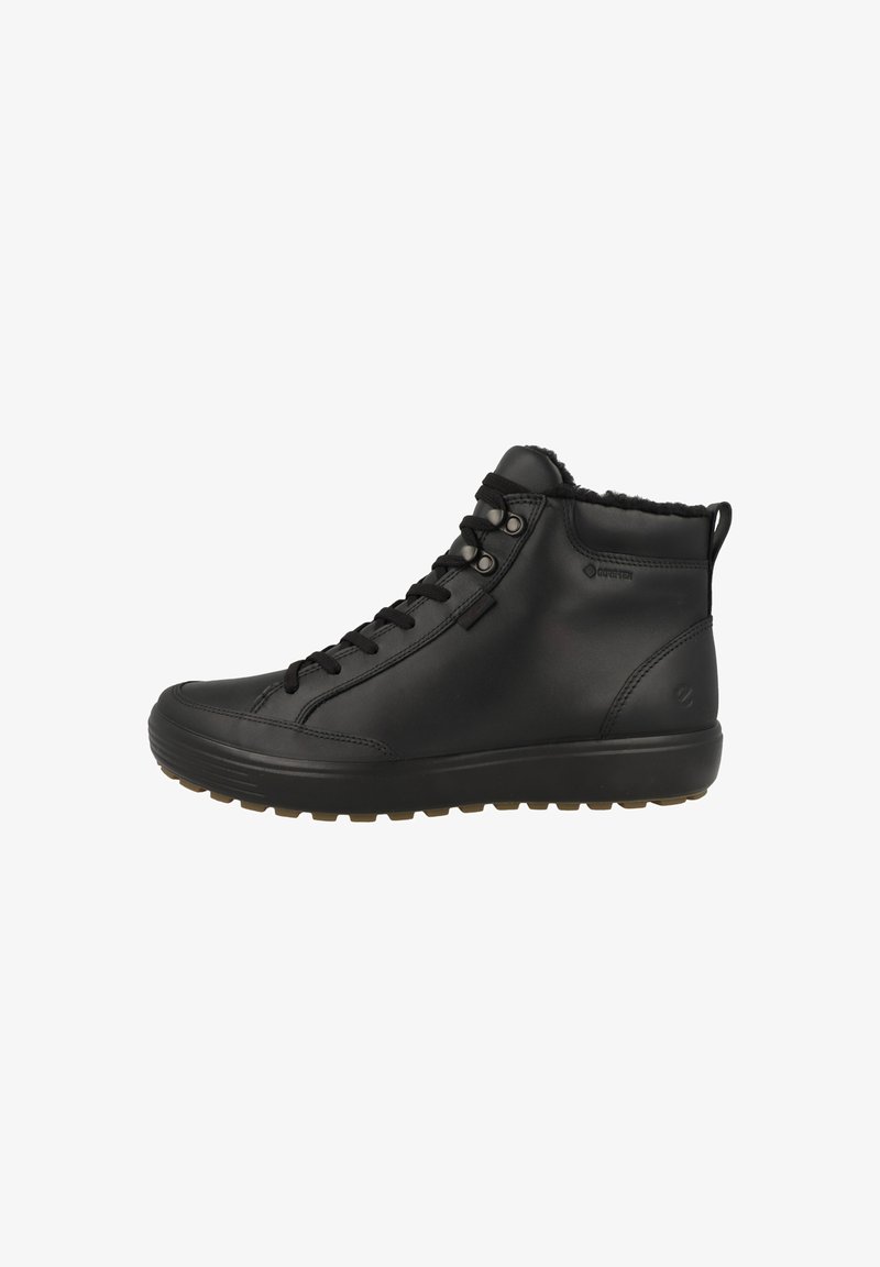 Bottes montantes en cuir noir avec une finition texturée, bout rond, lacets et semelle en caoutchouc. Présentent une doublure chaude et des œillets renforcés.