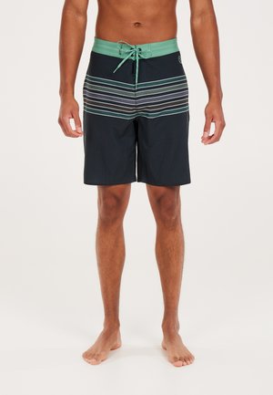 Shorts de bain pour hommes avec un corps noir uni, une taille verte et des rayures horizontales vertes, blanches et bleues. Dotés d'une fermeture à cordon.