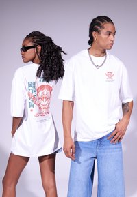YOURTURN UNISEX - Print T-shirt - white
