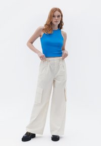 OXXO MIT KURZER FORM - Top - ibiza blue