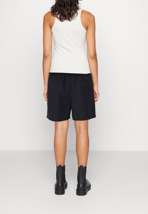 Esprit Short - black