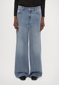 MICHAEL Michael Kors WIDE LEG  - Široke kavbojke - blue