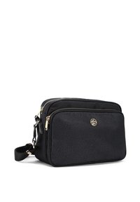 Borsa nera con finitura texturizzata, dotata di accessori in metallo dorato, doppio scomparto con zip e una tracolla regolabile.