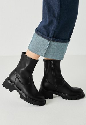 Tamaris, STIEFELETTE - Bottines - black