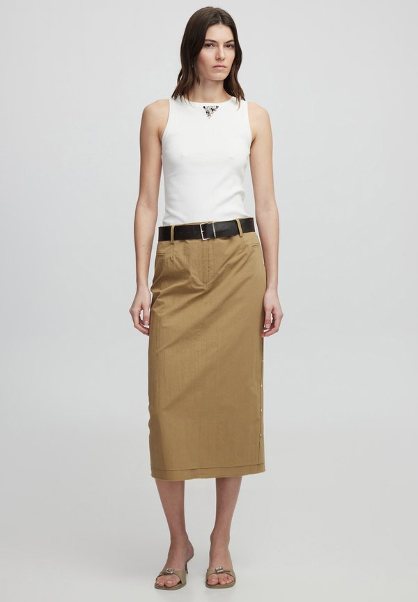 REGULAR FIT STUDDED - A-Linien-Rock