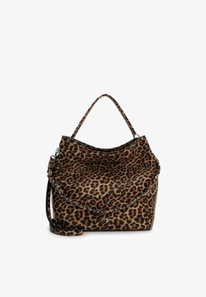 Leopardprint handtas met bovenhengsel en schouderriem met kettingaccent op witte achtergrond.
