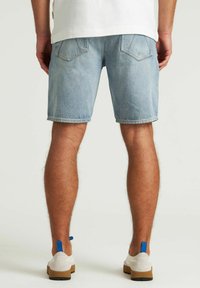 CHASIN' ORION.S DESERT - Kratke hlače od trapera - denim