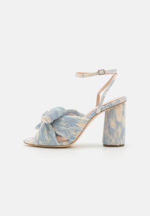 CAMELLIA PLEATED KNOT HEELED WITH ANKLE STRAP - Sandali z visoko peto - dusty blue