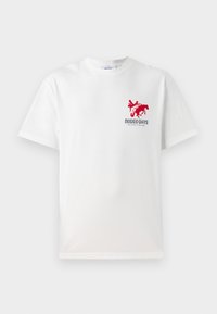 Hvid bomulds t-shirt med et rødt cowboy- og hestegrafik på venstre bryst og teksten "RODEO DAYS" under designet.