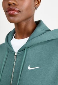 Nike Sportswear HOODIE - Jaka ar rāvējslēdzēju - vintage green/sail