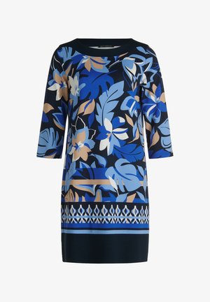Robe fleurie aux couleurs bleu, beige et marine, avec un col rond et des manches trois-quarts ; tissu lisse avec une bordure à motif.