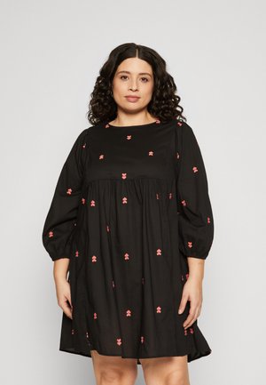 ONLY Carmakoma CARLOLOU 7/8 KNEE DRESS - Freizeitkleid - black/rose of sharon