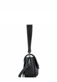 Borsa in pelle nera con cuciture bianche a contrasto, manico corto e tracolla removibile. Forma rettangolare con hardware minimal.