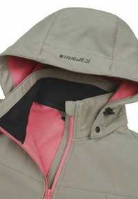 Lichtgrijze jas met een roze fleece voering en zwarte accenten. Voorzien van een ritssluiting en een verstelbare capuchon. Merkl logo weergegeven.