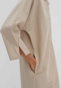 someday. MIDI QUIRVE - Robe chemise - soft oat