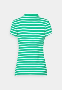 Polo à manches courtes rayé vert et blanc avec un col, doté d'une coupe ajustée et confectionné en coton doux.