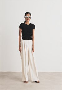 DKNY LUX RUCHED SHORT SLEEVE - Základné tričko - black