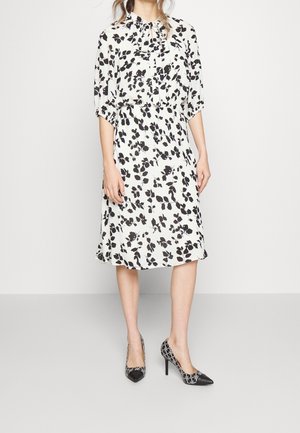 Denní šaty - white