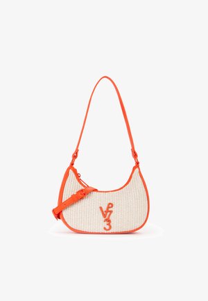 Petit sac à main tissé en forme de croissant avec un galon orange vif, une bandoulière réglable et un logo V73 orange sur le devant.