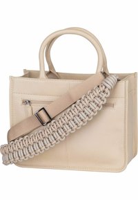 Beige leren handtas met dubbele handvatten en een afneembare gevlochten schouderband. Voorzien van een ritsvak aan de voorkant, een gestructureerde vorm en een gladde textuur.