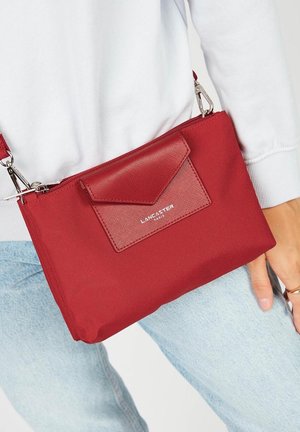 LANCASTER SMART KBA - Cross body bag - rouge
