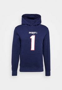 Sudadera con capucha en color navy con bolsillo canguro frontal, que presenta el texto "PATRIOTS" y un gran "1" de contorno rojo en el pecho.