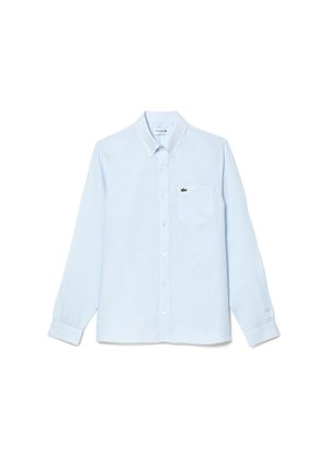 Camicia button-up azzurro chiaro in cotone. Presenta un colletto, maniche lunghe e una tasca sul petto sinistro con un piccolo logo ricamato verde.
