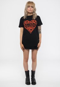 Paradiso Clothing NIRVANA POPPY HEART - Print T-shirt - black