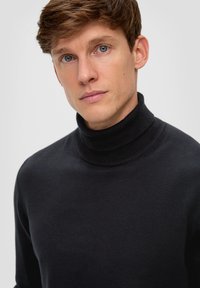 s.Oliver À COL ROULÉ - Strickpullover - schwarz