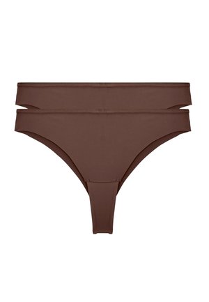 String marron sans couture avec une double taille comportant de petites découpes de chaque côté, présenté à plat sur un fond blanc.