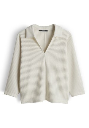 Crèmewitte geribbelde trui van gebreide stof met driekwart mouwen en een kraag, met een V-halsopening en een losse pasvorm.