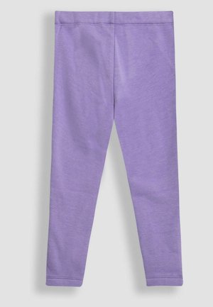 Šviesiai violetinės legging'ės, pagamintos iš minkštos, tamprios mezgamos medžiagos. Dizainas pasižymi prigludusia forma, elastinga juosmeniu ir nematomais siūlais.