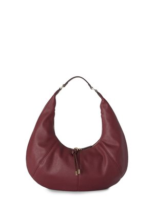 Blød tekstureret mørkerød læder hobo taske med en enkelt mørkebrun rem og dekorativ knyttet lynlåstrækker foran.
