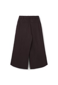 Pantaloni a gamba larga marrone scuro con cintura elastica, dotati di due tasche posteriori e una trama di tessuto leggera e liscia.