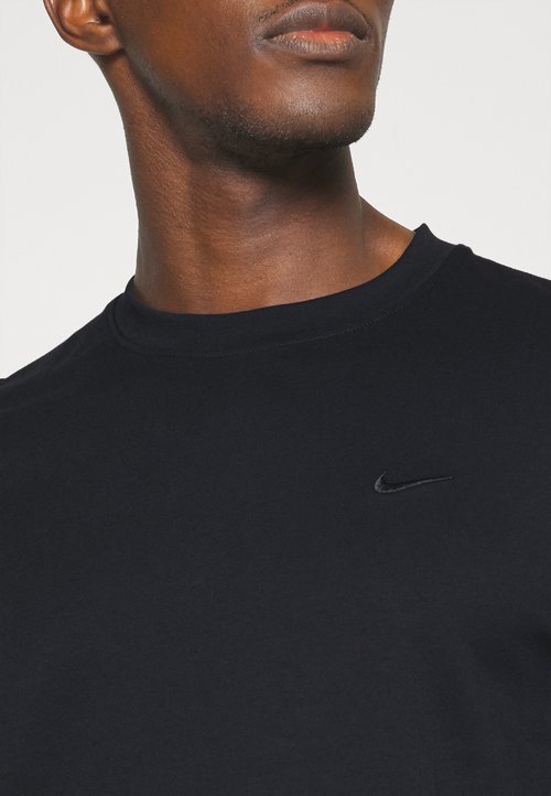 Nike Primary Dri-FIT T-Shirt 'Black' — foto 7