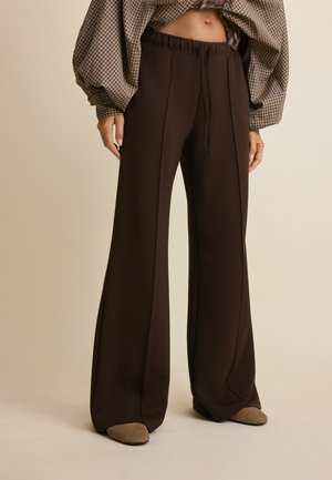 Stradivarius, SOFT-TOUCH WIDE-LEG TROUSERS WITH SEAM DETAIL - Pantalon de survêtement - mottled brown
