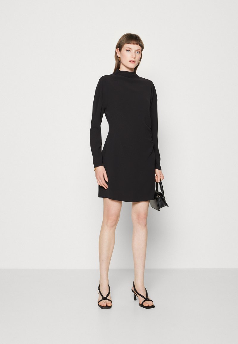 Calvin Klein STRUCTURE SHIFT DRESS - Pouzdrové šaty - black