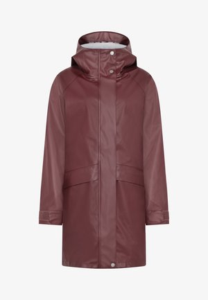 Imperméable bordeaux avec capuche, doté d'une fermeture à pression, de poches latérales et d'accents texturés aux poignets. Matériau lisse et réfléchissant.