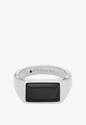 Silberner Ring aus Edelstahl mit rechteckigem schwarzen Emailleeinsatz. Glatte Oberfläche, polierte Ausführung, innen mit "FOSSIL STEEL" graviert.