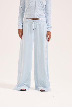 OUTLINE WIDE LEG TRACKPANT - Tepláky - nantucket breeze